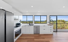 Seafarers Horizon Oceanfront Retreat